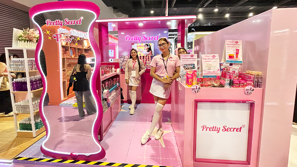 _0003_Pretty-secret-booth